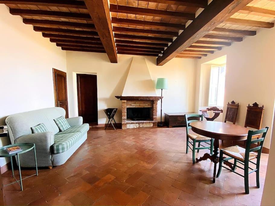 Casa Vacanze Luna Todi Bagian luar foto